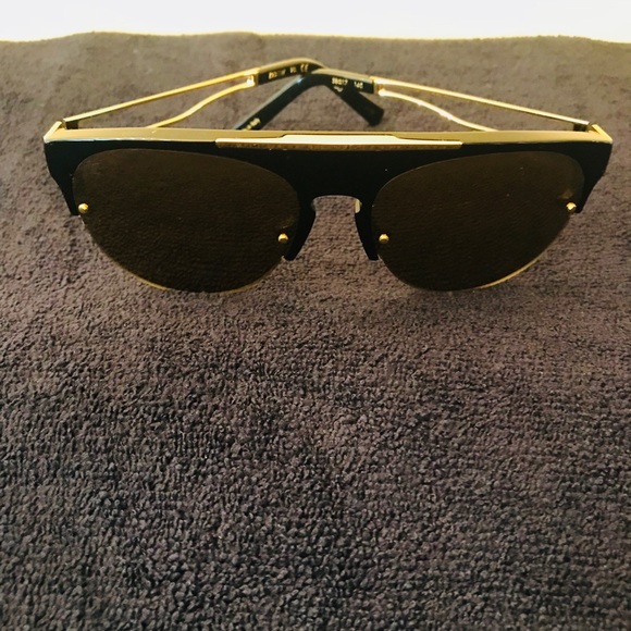 Louis Vuitton Sunglasses - Picture 7 of 8